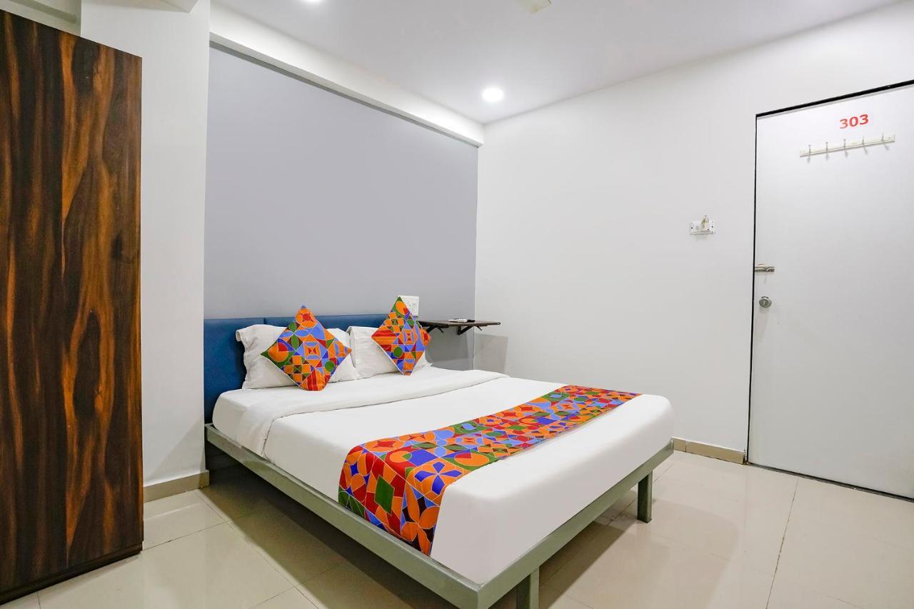 Fabexpress Blue Stone Hotel Surat Bagian luar foto