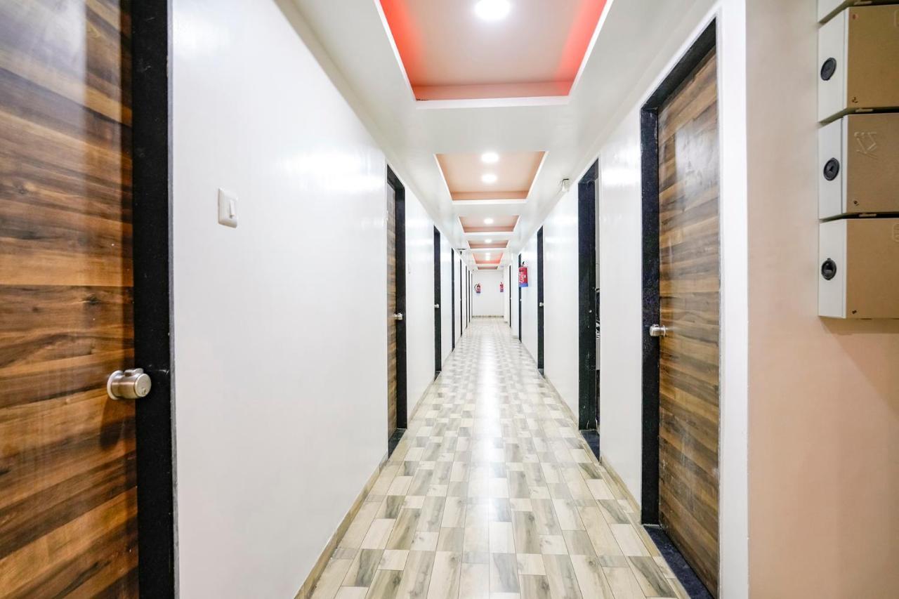 Fabexpress Blue Stone Hotel Surat Bagian luar foto